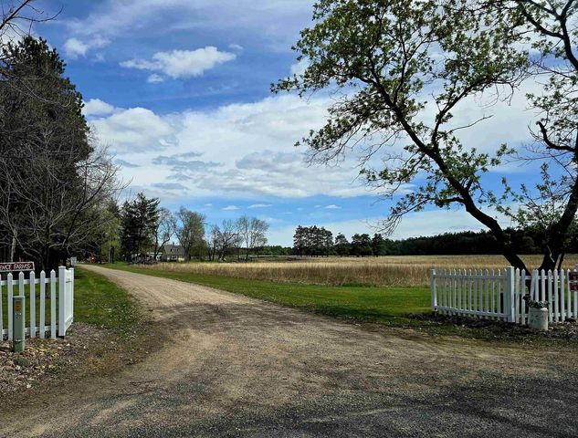 N2784 9TH AVENUE, Hancock, WI 54943