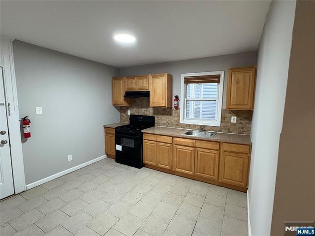 76-78 Halstead 2, Newark, NJ 07106