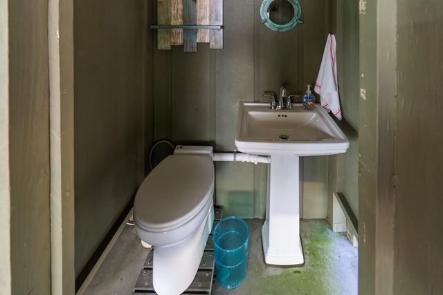 3323 Myrtle Street, Edisto Island, SC 29438