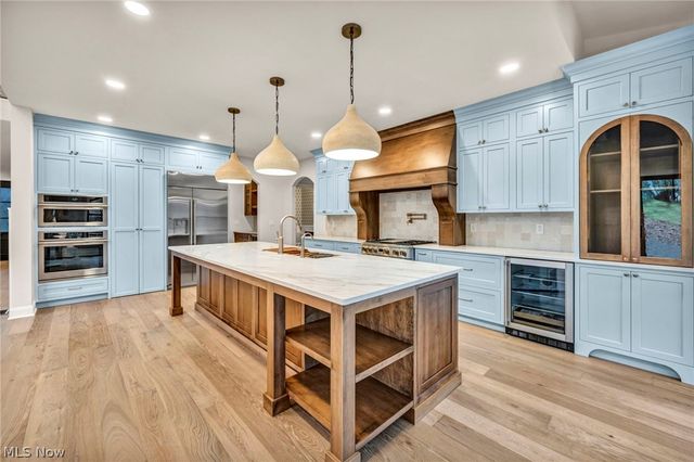 690 Club Drive W, Aurora, OH 44202