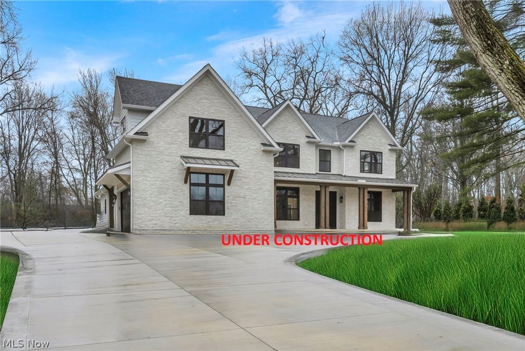 690 Club Drive W, Aurora, OH 44202