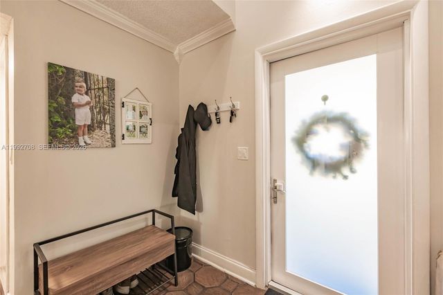 9404 SW 8th Ter 9404, Miami, FL 33174