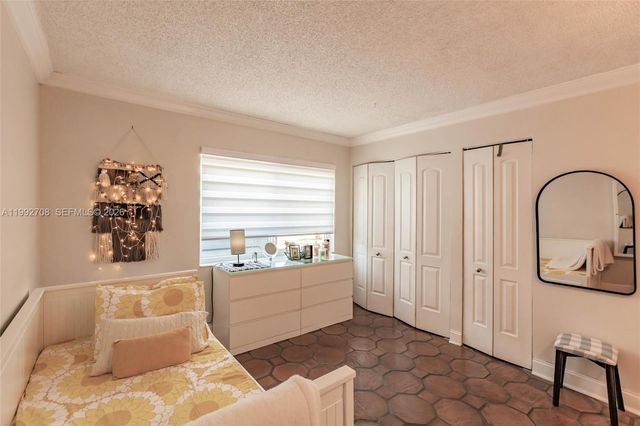 9404 SW 8th Ter 9404, Miami, FL 33174