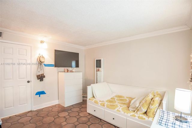 9404 SW 8th Ter 9404, Miami, FL 33174