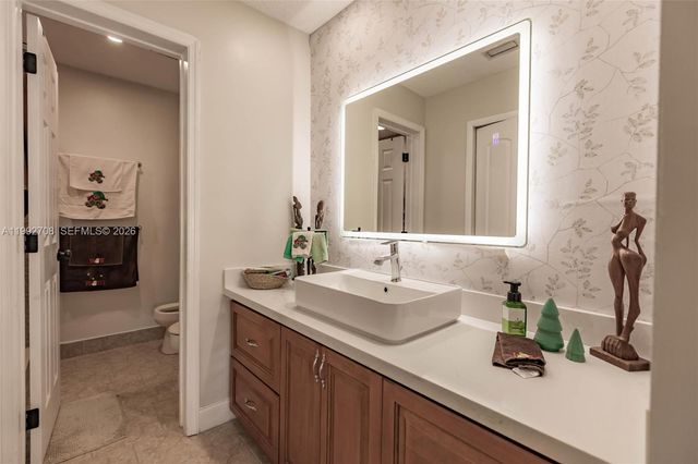 9404 SW 8th Ter 9404, Miami, FL 33174