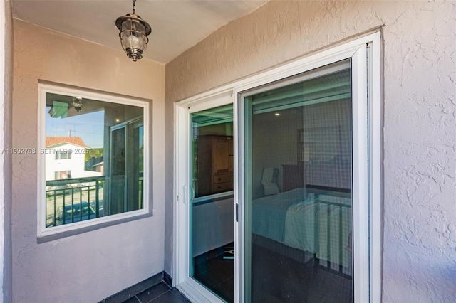 9404 SW 8th Ter 9404, Miami, FL 33174