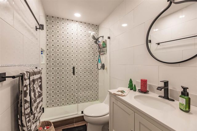 9404 SW 8th Ter 9404, Miami, FL 33174