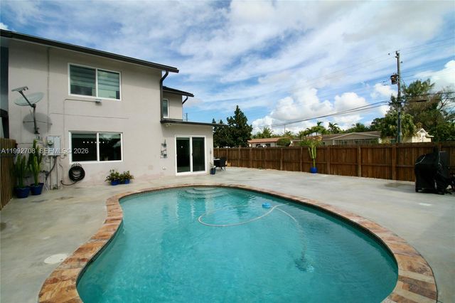 9404 SW 8th Ter 9404, Miami, FL 33174