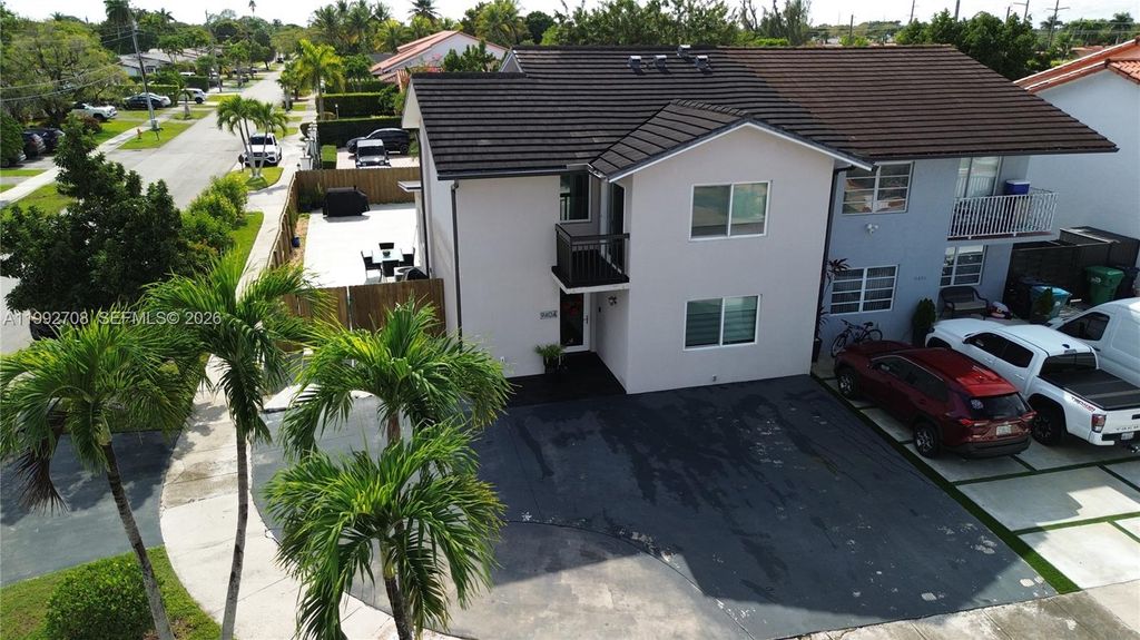9404 SW 8th Ter 9404, Miami, FL 33174