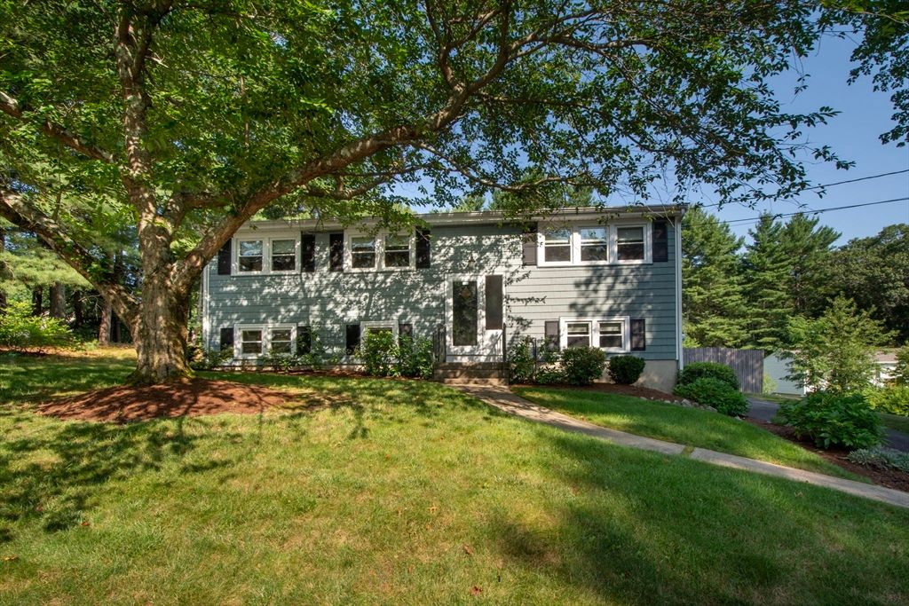 18 Howland Cir, Stoughton, MA 02072