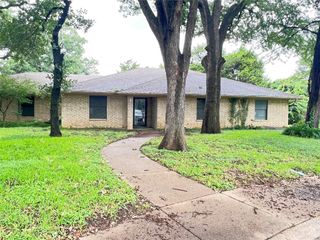 1000 Maykus Court, Irving, TX 75061