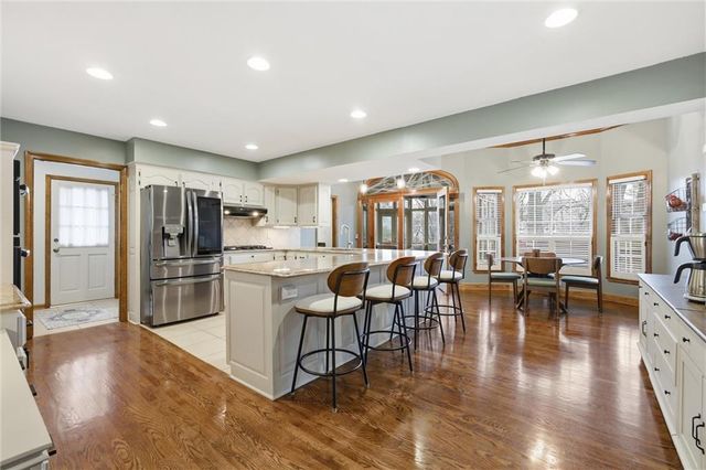 12333 Pembroke Lane, Leawood, KS 66209