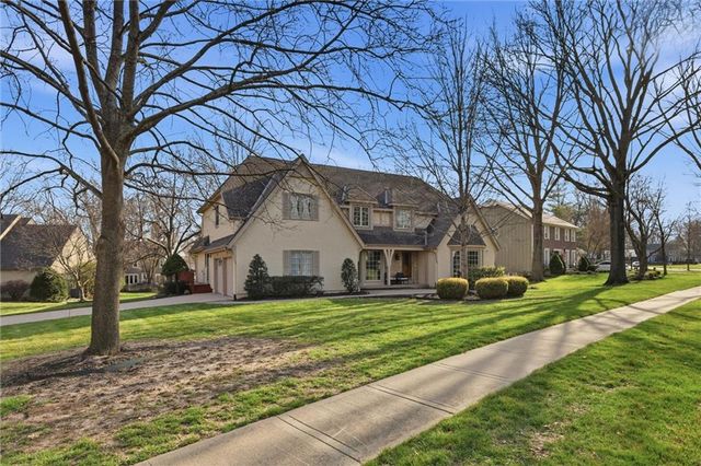 12333 Pembroke Lane, Leawood, KS 66209