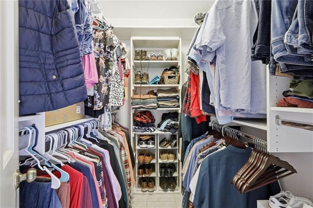 12333 Pembroke Lane, Leawood, KS 66209