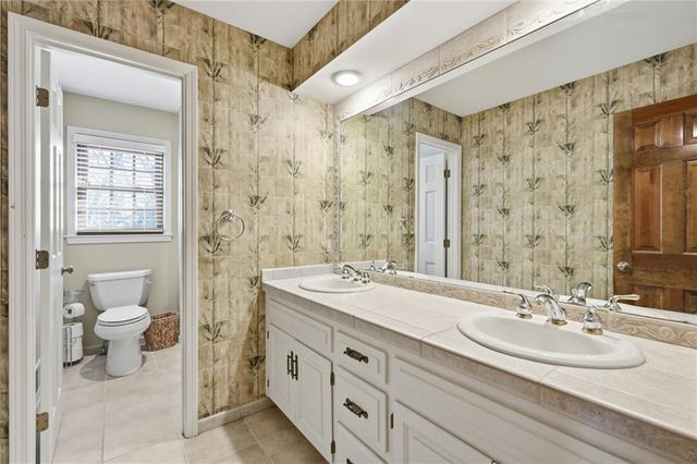 12333 Pembroke Lane, Leawood, KS 66209