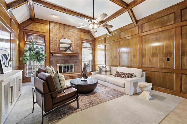 12333 Pembroke Lane, Leawood, KS 66209