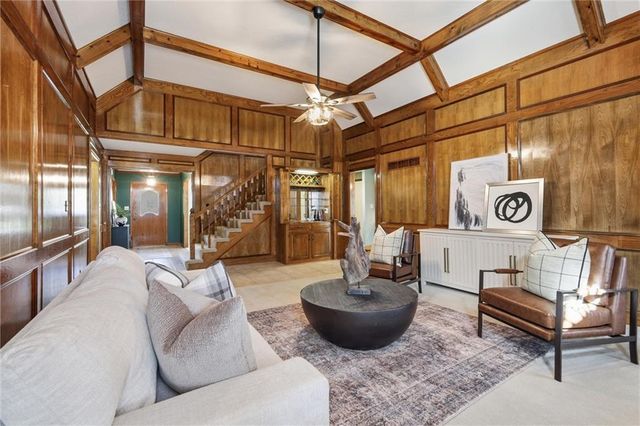 12333 Pembroke Lane, Leawood, KS 66209