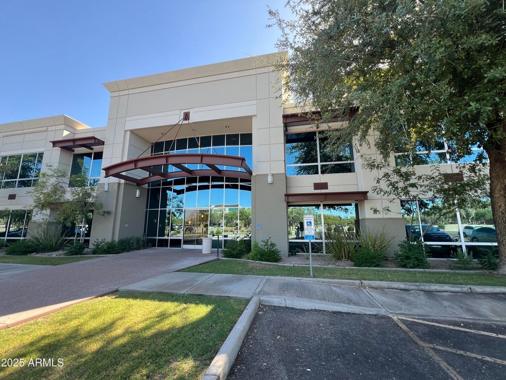 5701 W TALAVI Boulevard 201, Glendale, AZ 85306 — exterior