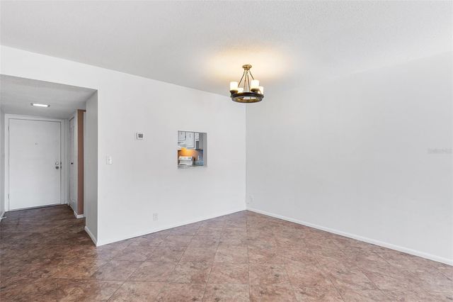 333 LAKE HOWARD DRIVE NW 211A, Winter Haven, FL 33880