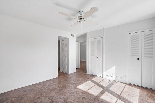 333 LAKE HOWARD DRIVE NW 211A, Winter Haven, FL 33880