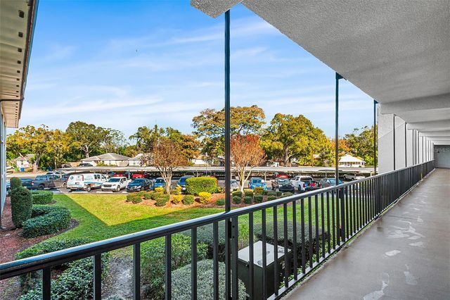 333 LAKE HOWARD DRIVE NW 211A, Winter Haven, FL 33880