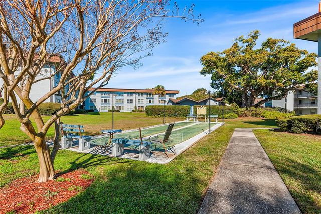 333 LAKE HOWARD DRIVE NW 211A, Winter Haven, FL 33880