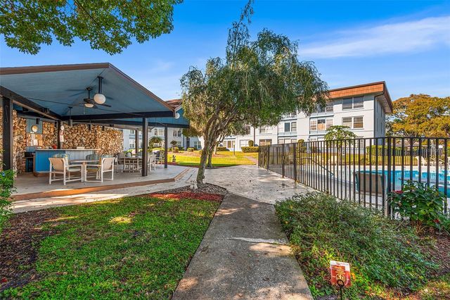 333 LAKE HOWARD DRIVE NW 211A, Winter Haven, FL 33880