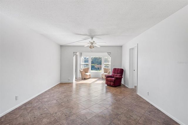 333 LAKE HOWARD DRIVE NW 211A, Winter Haven, FL 33880