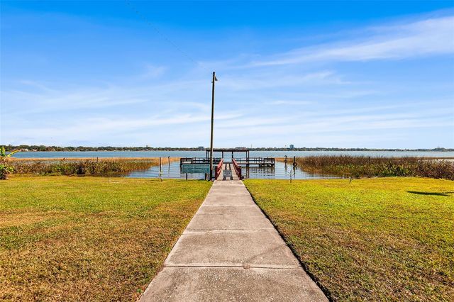 333 LAKE HOWARD DRIVE NW 211A, Winter Haven, FL 33880