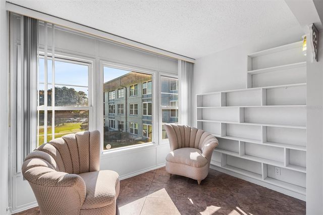 333 LAKE HOWARD DRIVE NW 211A, Winter Haven, FL 33880