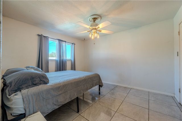2301 Vialoux Dr, Corpus Christi, TX 78418