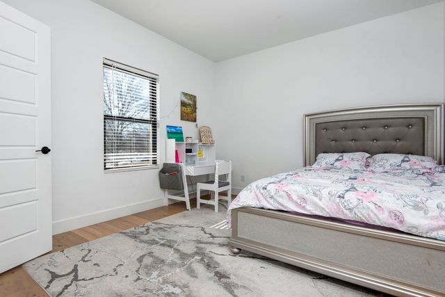 1430 S Jameston Road, Springfield, MO 65809