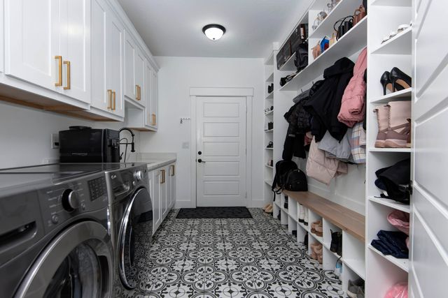 1430 S Jameston Road, Springfield, MO 65809