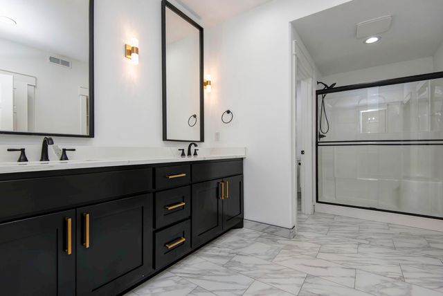 1430 S Jameston Road, Springfield, MO 65809