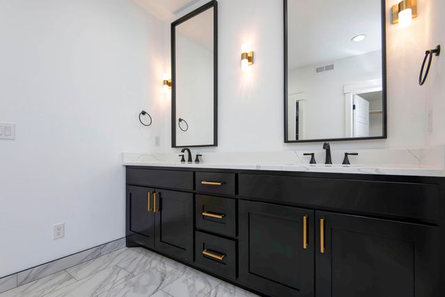 1430 S Jameston Road, Springfield, MO 65809