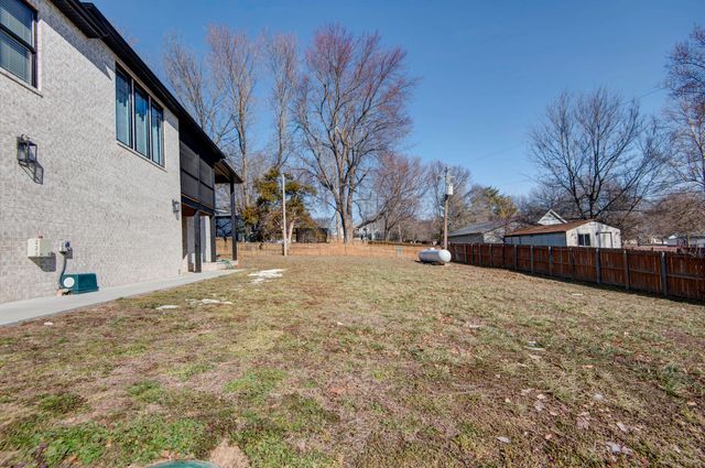 1430 S Jameston Road, Springfield, MO 65809