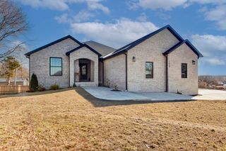 1430 S Jameston Road, Springfield, MO 65809