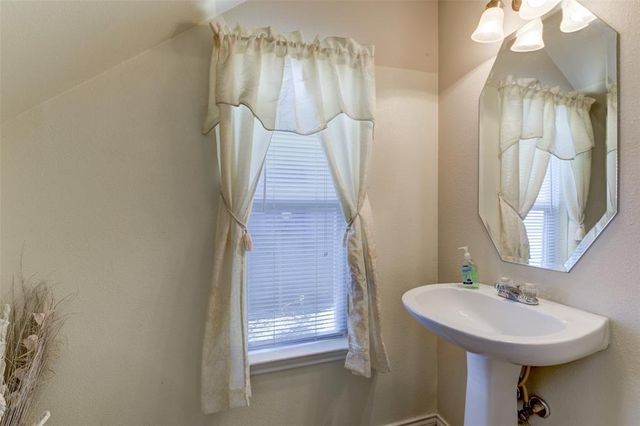 16606 Hodgefield Lane, Houston, TX 77090