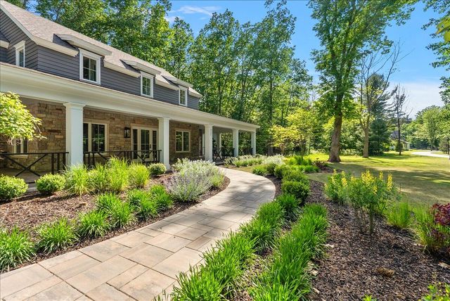 317 N Lakeshore Avenue, Holland, MI 49424