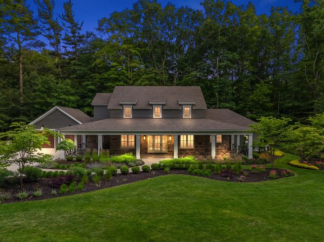 317 N Lakeshore Avenue, Holland, MI 49424