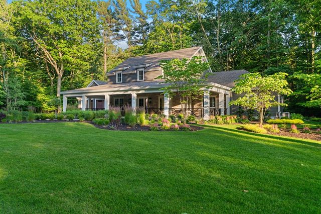 317 N Lakeshore Avenue, Holland, MI 49424