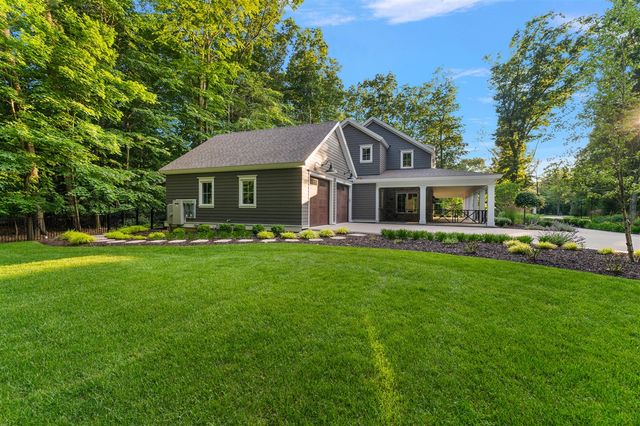 317 N Lakeshore Avenue, Holland, MI 49424