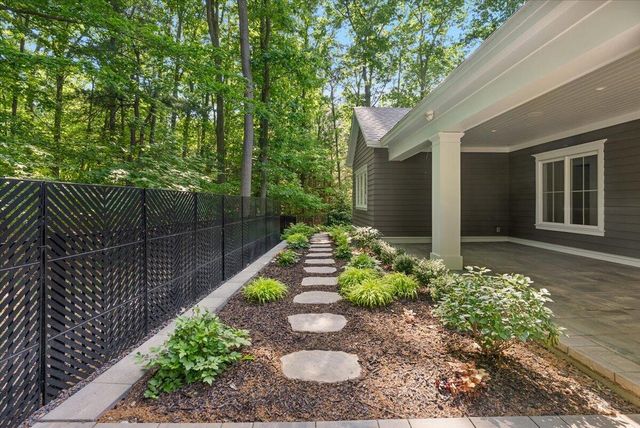 317 N Lakeshore Avenue, Holland, MI 49424