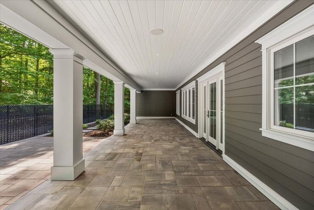 317 N Lakeshore Avenue, Holland, MI 49424