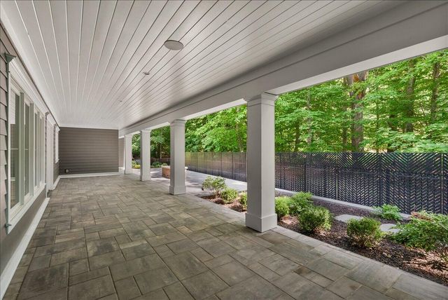 317 N Lakeshore Avenue, Holland, MI 49424