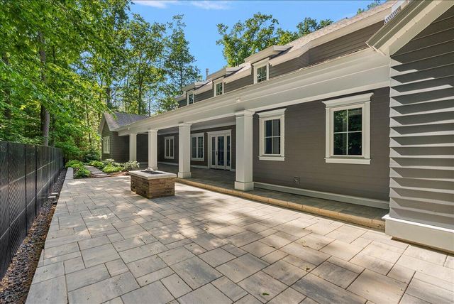 317 N Lakeshore Avenue, Holland, MI 49424