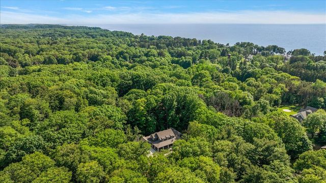 317 N Lakeshore Avenue, Holland, MI 49424