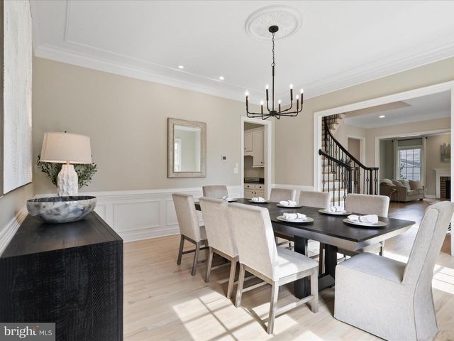 904 LOCUST ST, Herndon, VA 20170