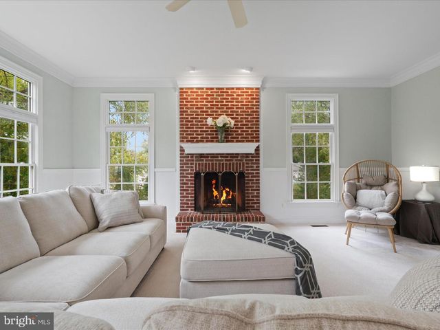 904 LOCUST ST, Herndon, VA 20170