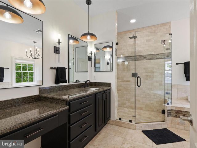 904 LOCUST ST, Herndon, VA 20170